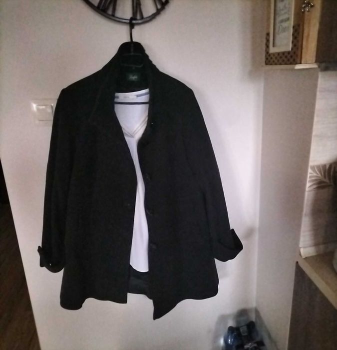 Wełniany plaszczyk damski