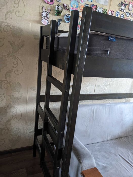 Ліжко-горище та матрац