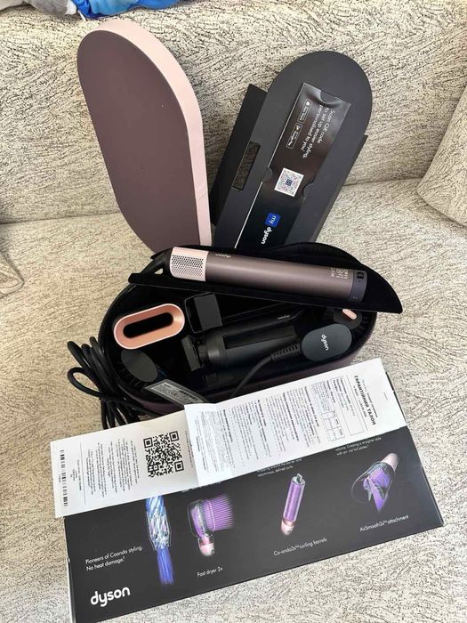 стайлер Dyson Airwrap Coanda 2x HS09 в цвете Ceramic Pink / Rose Gold.