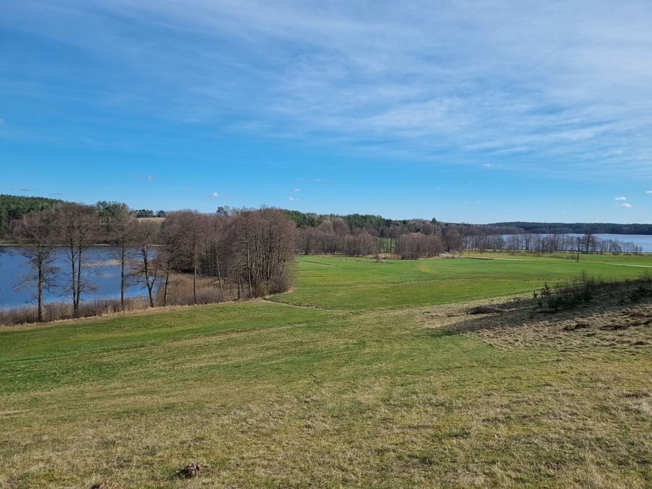 Działka budowlana nad jeziorem