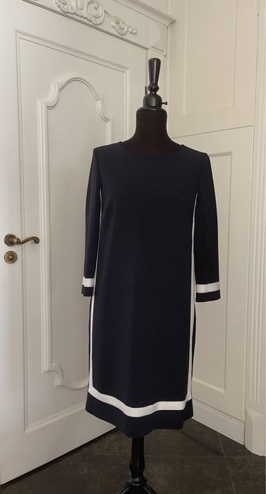 MAX MARA piękna klasyczna sukienka z białymi lamówkami