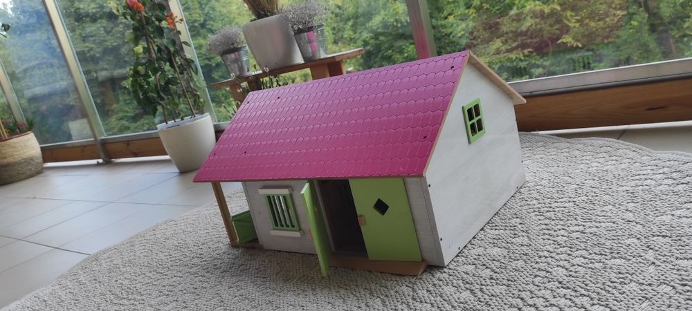 Stajnia schowek gospodarczy dla figurek koni Schleich