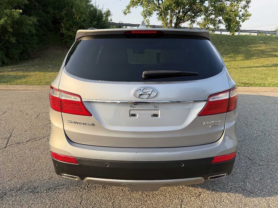 Hyundai Santa Fe      2016