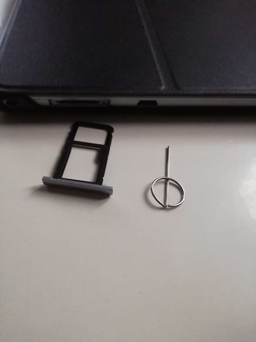 Планшет–телефон HUAWEI + футляр, металевий корпус