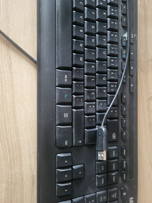 Microsoft Wired Keyboard 600 - Teclado com Fios (USB)
