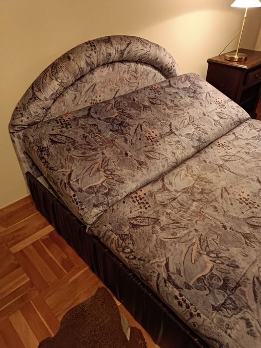 Łóżko tapicerowane