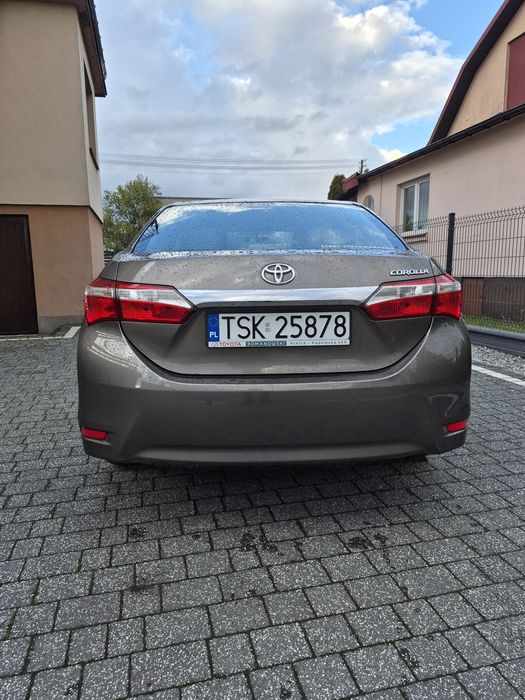 Toyota Corolla salon Polska