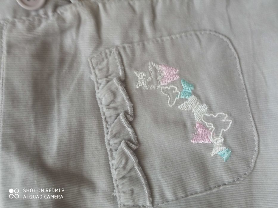 Spodnie ogrodniczki ze Smyka. Rozm. 74 cm.