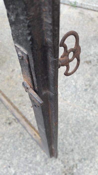 Oratório antigo, 1,18mt em madeira de castanho