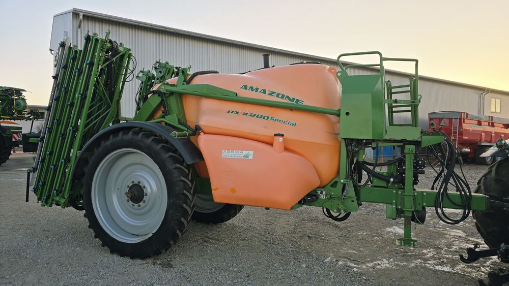 Opryskiwacz Amazone UX 4200 Special GPS