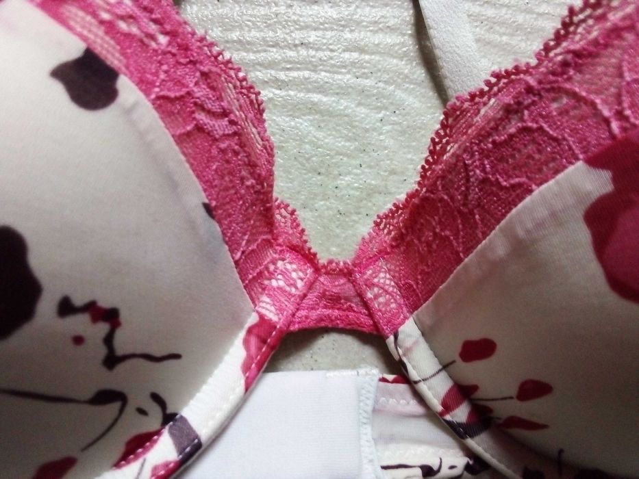 Calvin Klein biustonosz 75C push up