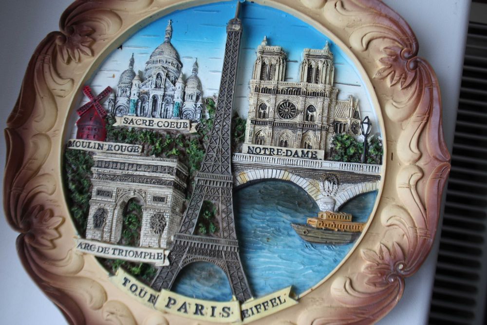 Декоративная настенная тарелка PARIS.