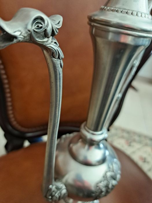 Amentolia para azeite em estanho