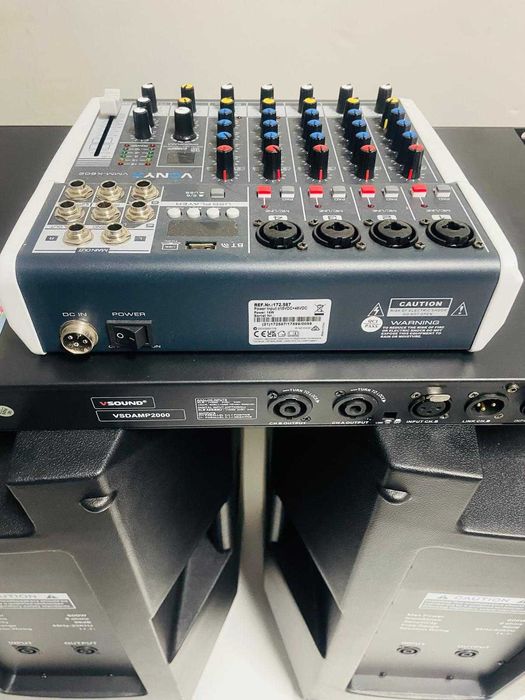 SISTEMA SOM 1000 Watts - 1 Amplificador e 2 Colunas