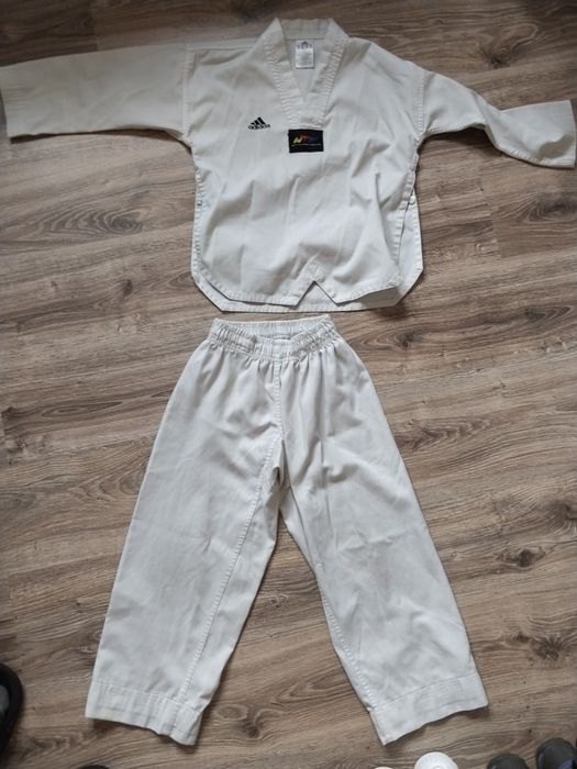 Taekwondo Dobok Adidas 130 cm