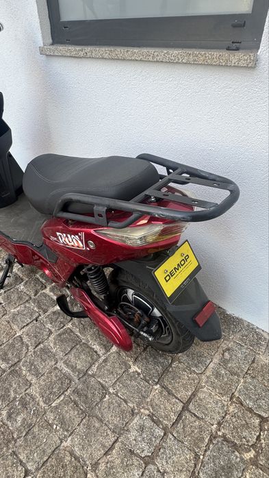 Scooter eletrica Demop