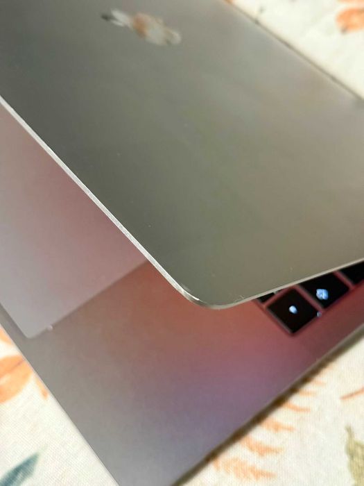 MacBook Pro 13" i5 8/128GB Nowy Top Case i bateria