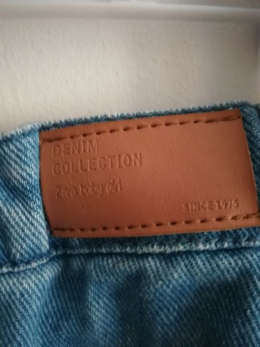 ZARA r.86 jeansowa spódniczka z ozdobnymi majteczkami.