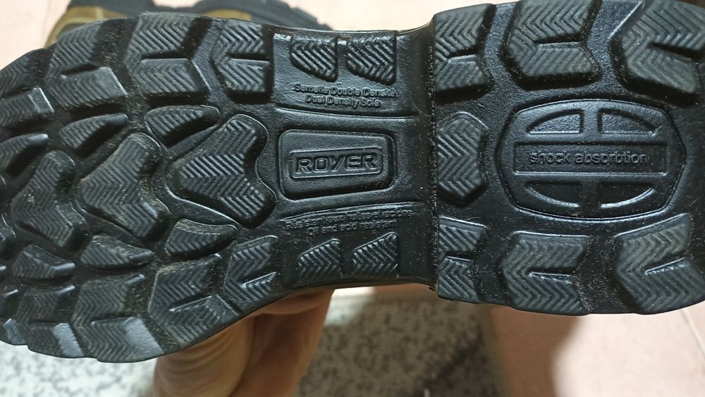 Продам зимние ботинки