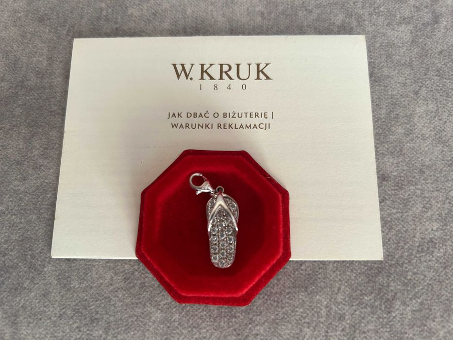Srebrna zawieszka charms z cyrkoniami W.Kruk, 925