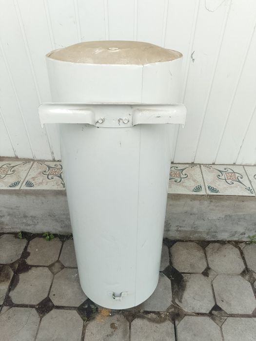 Продам бойлер Ariston
