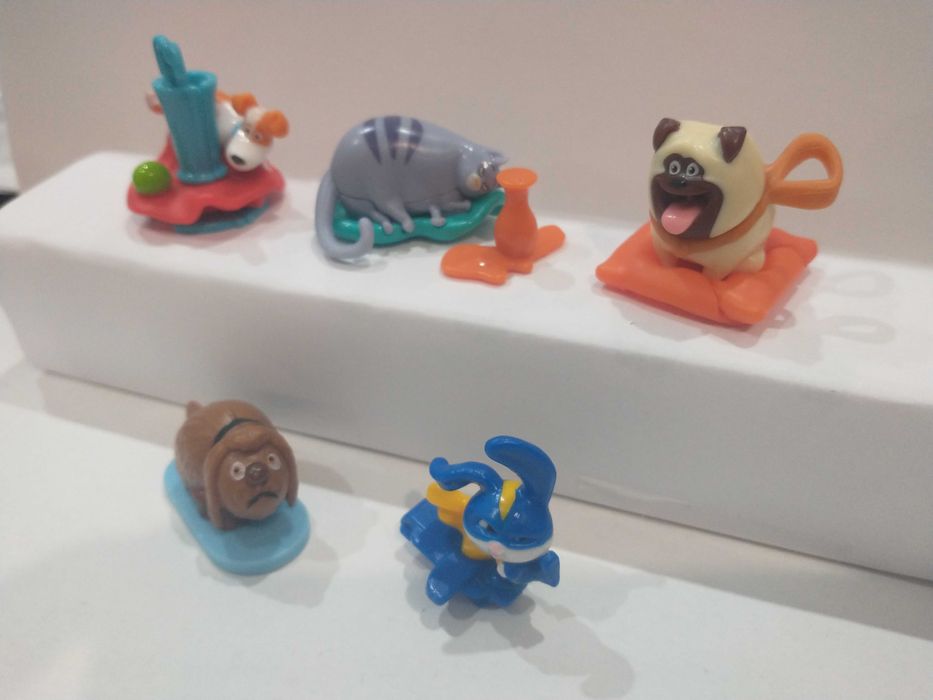 Figurki Kinder z serii Sekretne życie zwierząt 5szt