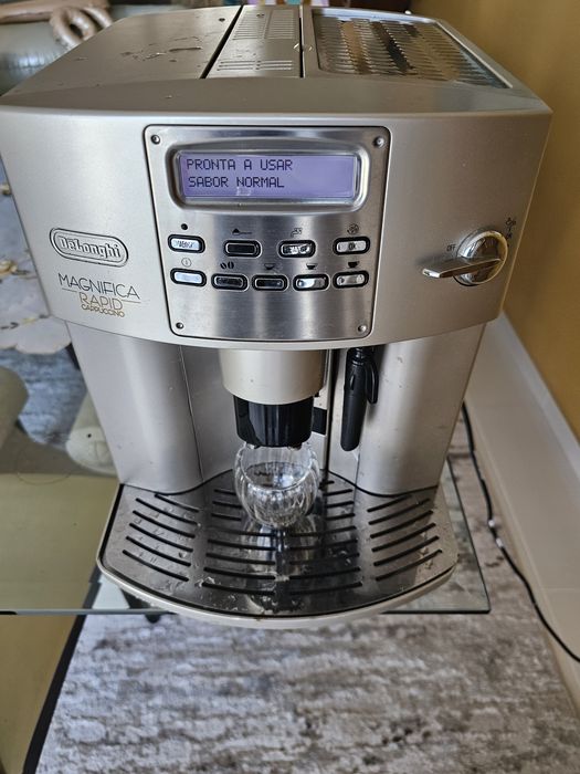 Maquina de café Delonghi Magnifica automatica64862360771329123