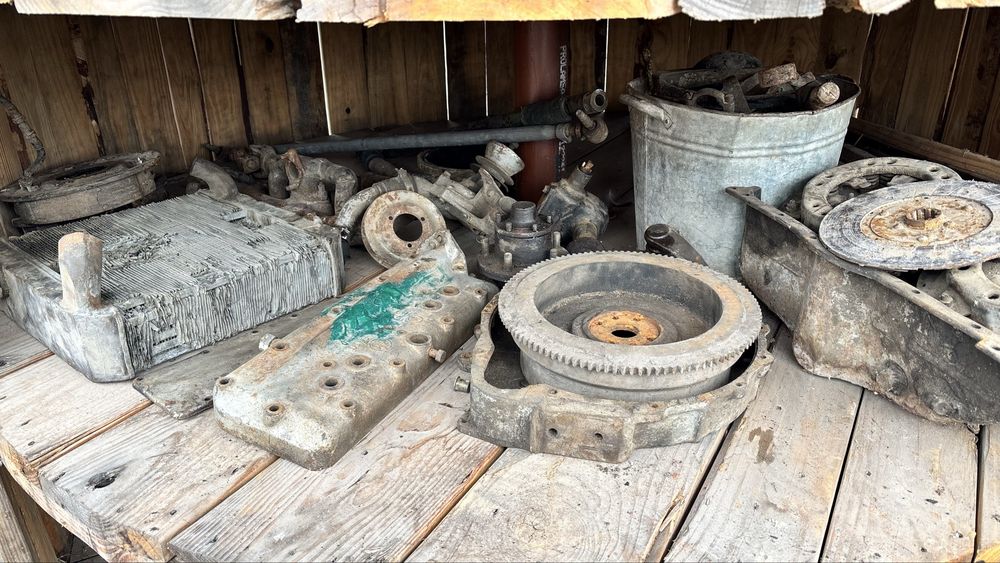Продам Газ-67 під реставрацію або на запчастини все разом!