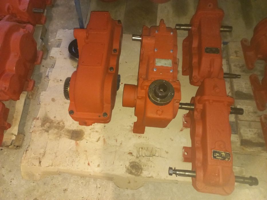 Продам редуктор ВК - 350,  В - 400.