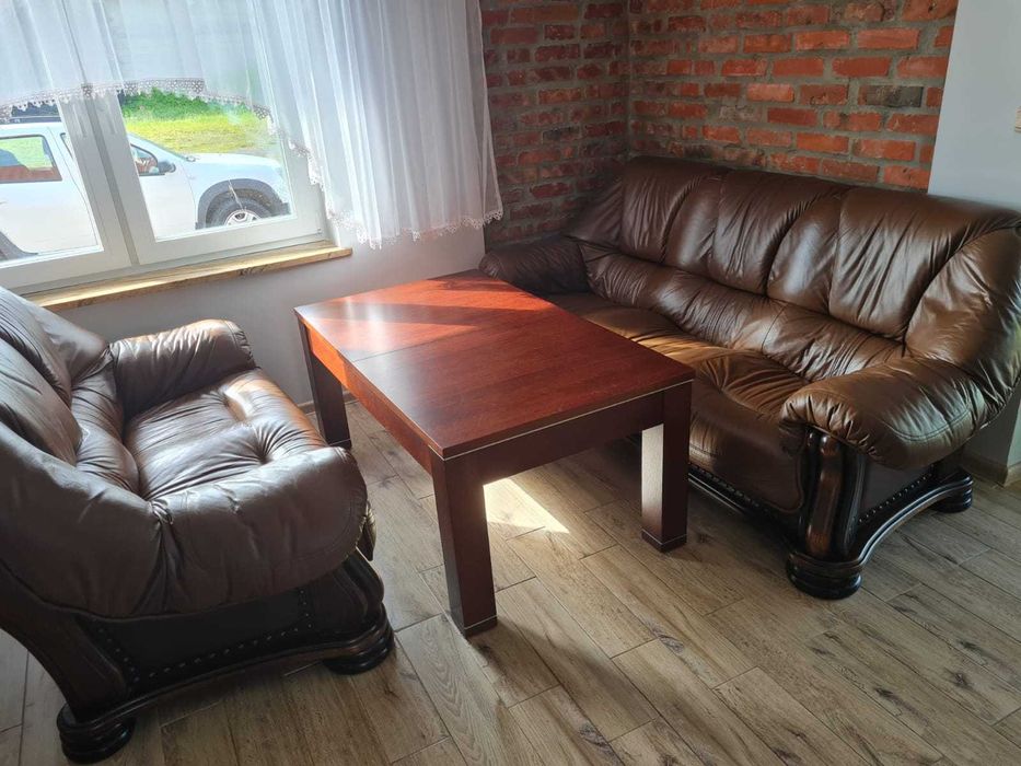 Skórzany komplet wypoczynkowy 3+2+1 (dębowy stelaż), stół i szafka