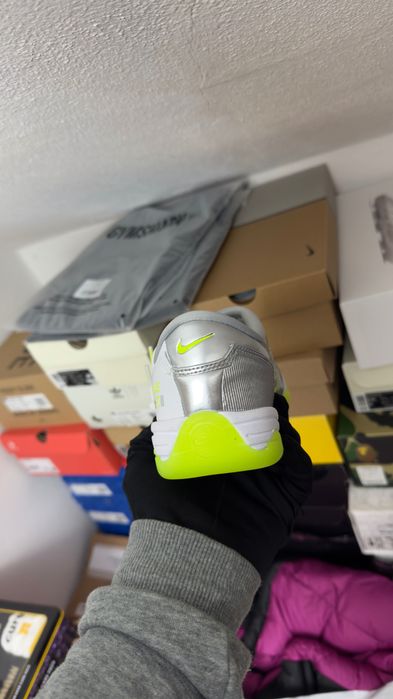 Nike X Palace Total 90 III