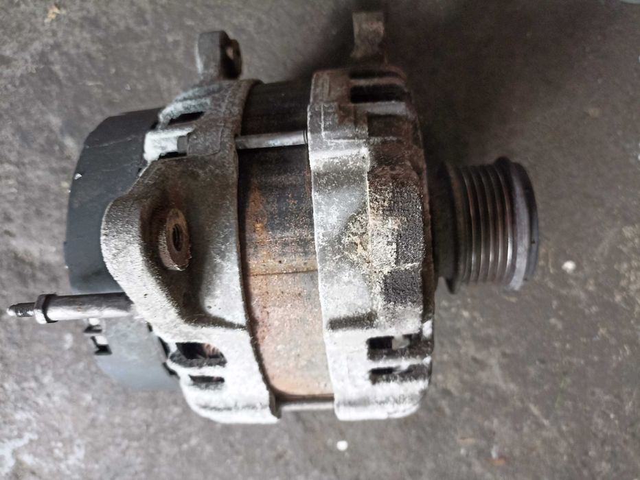 Volkswagen VW PAssat B7 B-7 2.0TDI 140KM CFF CFFB alternator