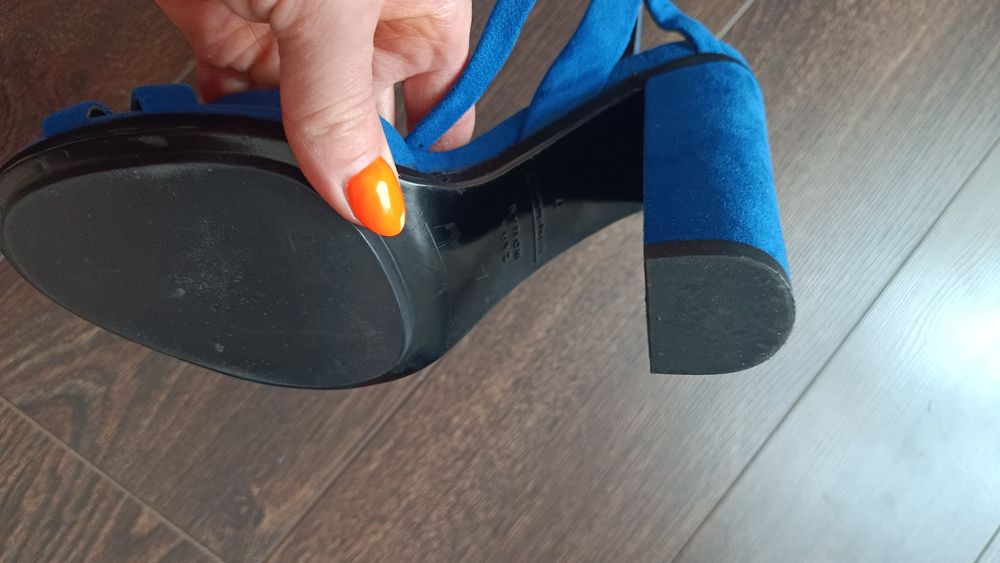 Sandały na słupku 36,5-37 Zara