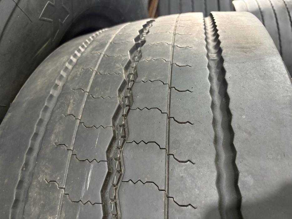 шина вантажна б/в 385/55R22,5 Bridgestone R- Steer 02 (2 шт.)
