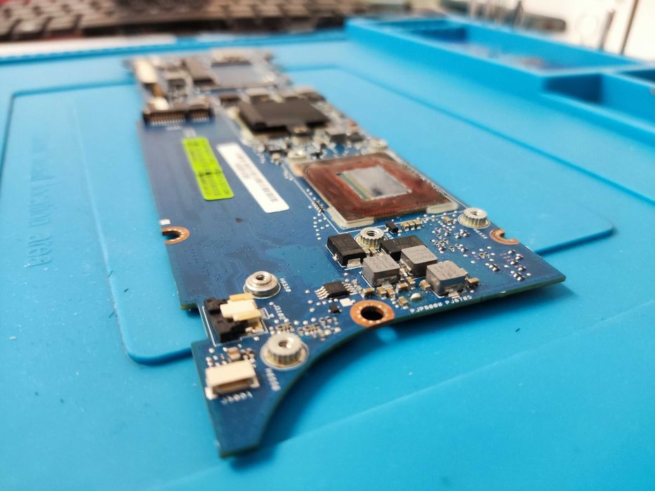 Motherboard ASUS TAICHI21 I7-3537U 4 GB