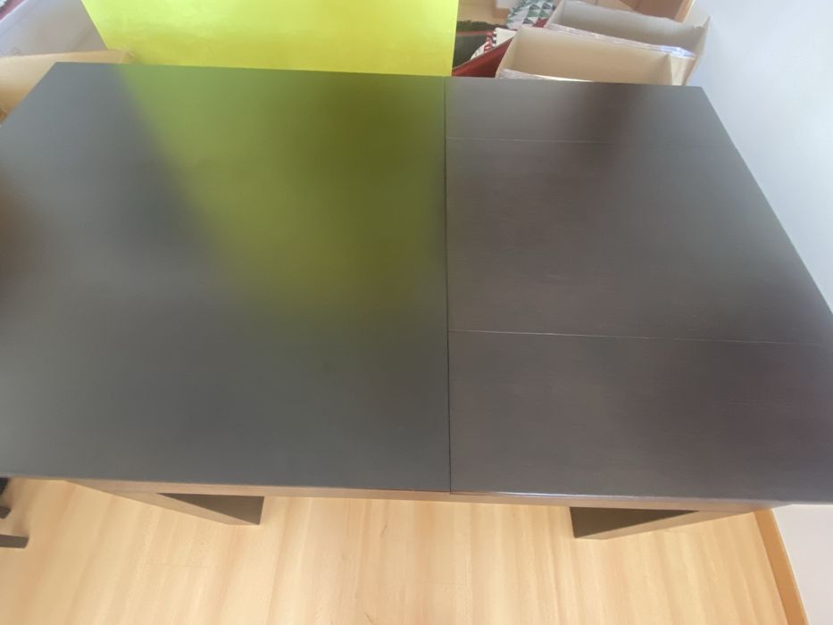 Mesa de jantar extensível em madeira castanho escuro 140 (200)x 140 cm