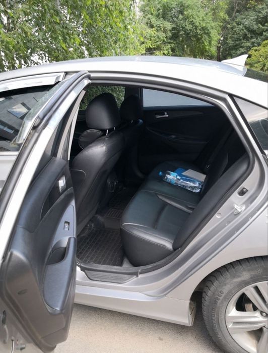 Hyundai Sonata 2013 VIN KMHEC41LBDA549837 фото оголошення 5 з 8