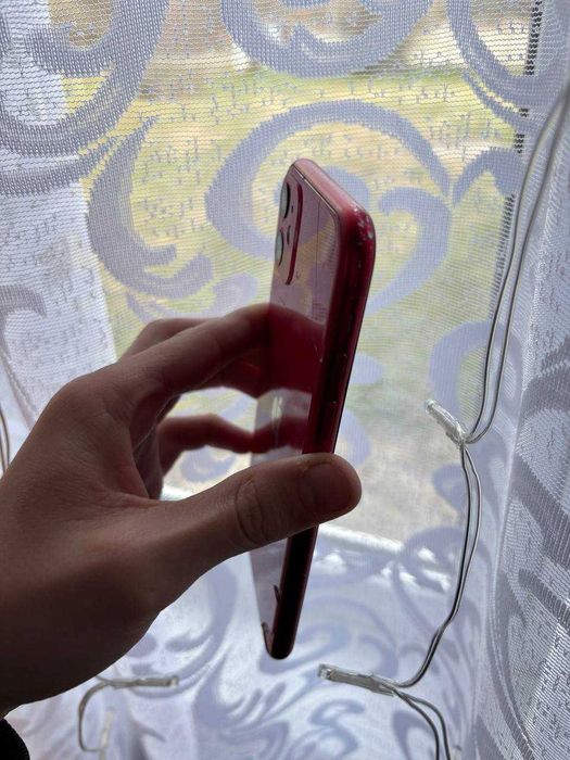 Продаю iPhone 11 на востановление(64ГБ,АКУМ 79%)-(B\Y)