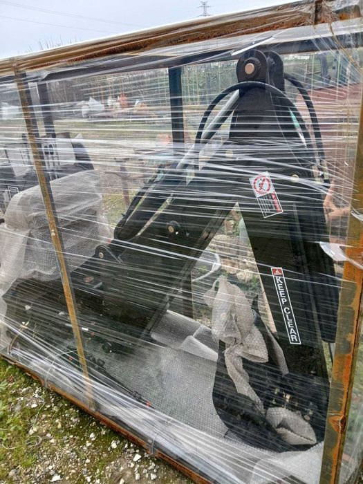 MINI-ESCAVADORA PARA TRATOR