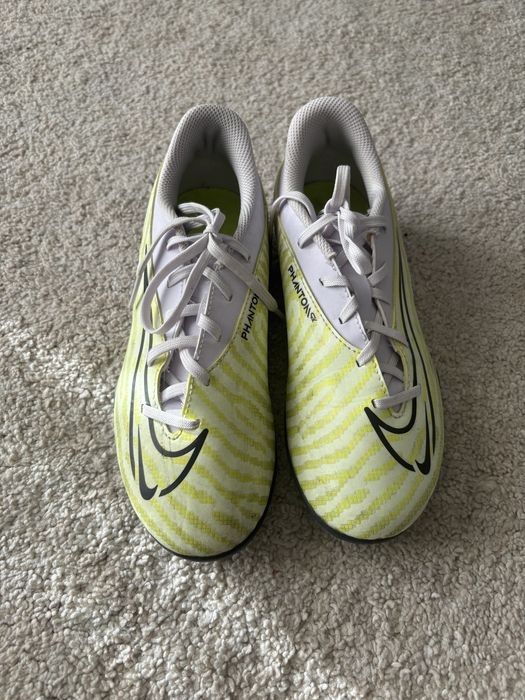 Chuteiras de piton Nike tamanho 36