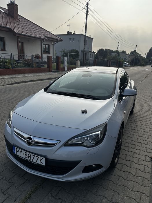 Opel Astra J GTC