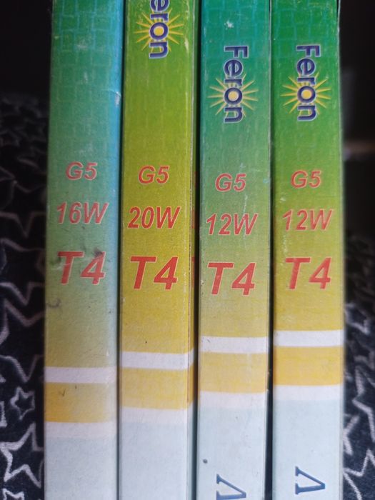 Люмінісцентна лампа різні кольори