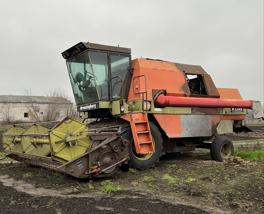 Продається зернозбиральний комбайн Dronningborg D7200 (Hydrostatic).