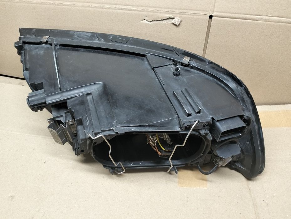 Volvo V50 s40 lampa przód  lewa jasna  zwykła