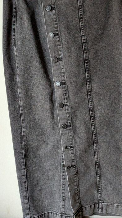 Продам джинсову спідницю, прямого крою