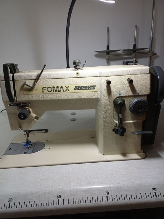 Máquina de costura industrial