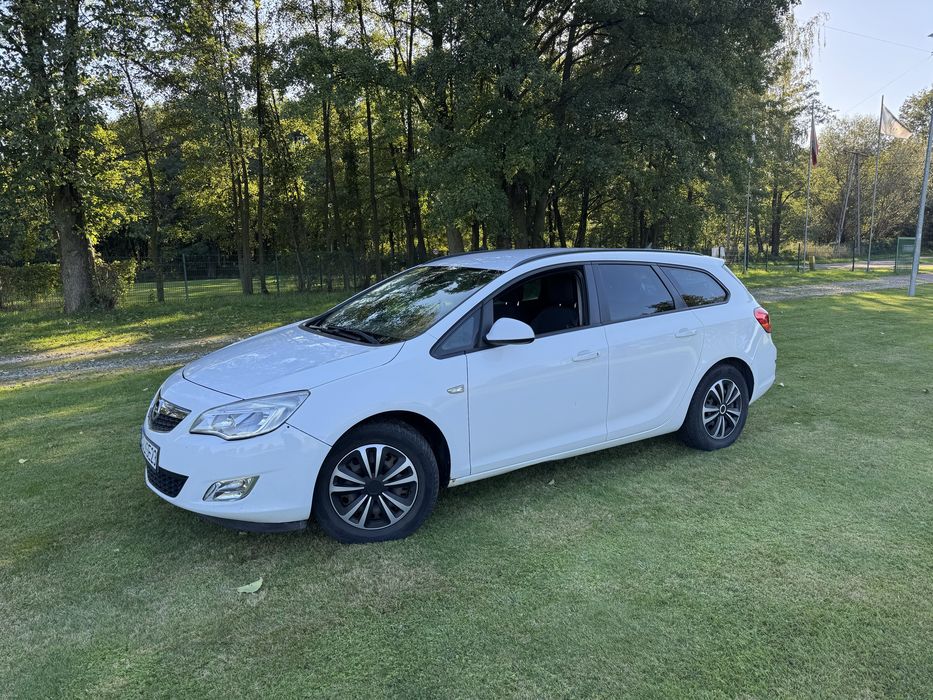 Opel Astra J kombi