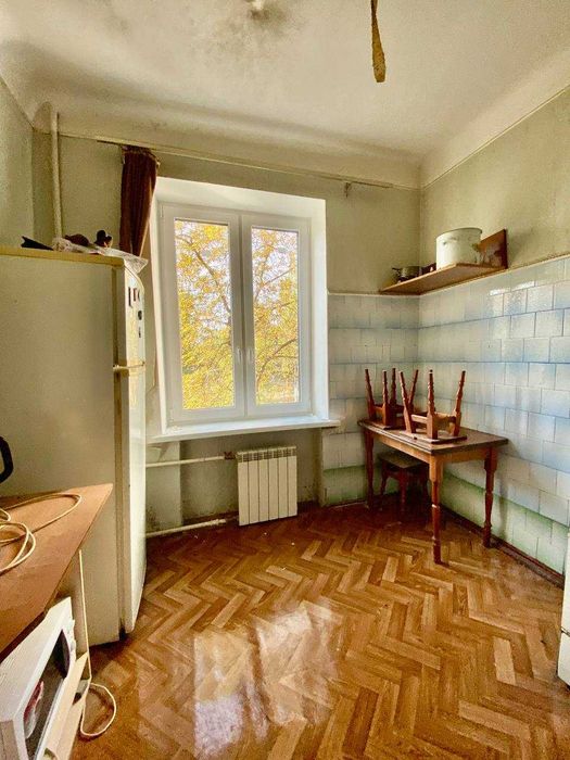 Черчиля 17, роздільна 2к.квартира, метро Дарниця 7 хвилин пішки, є ГАЗ