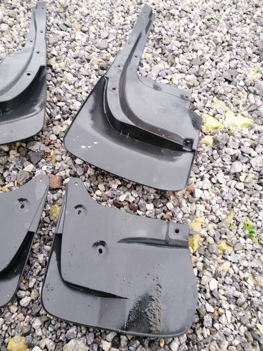 Брызговики для Toyota Land Cruiser 200 2008-2015 року оригінальні бу