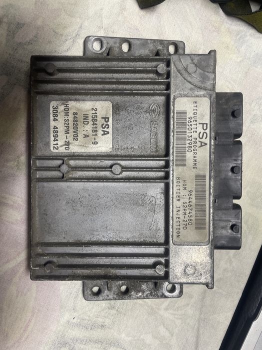 Блок управления двигателес Citroen Peugeot 21584181-9